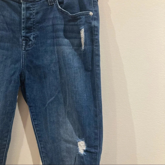 7 FOR ALL MANKIND Sz 29 Josephina Skinny Boyfriend High Rise Distressed - Picture 2 of 11